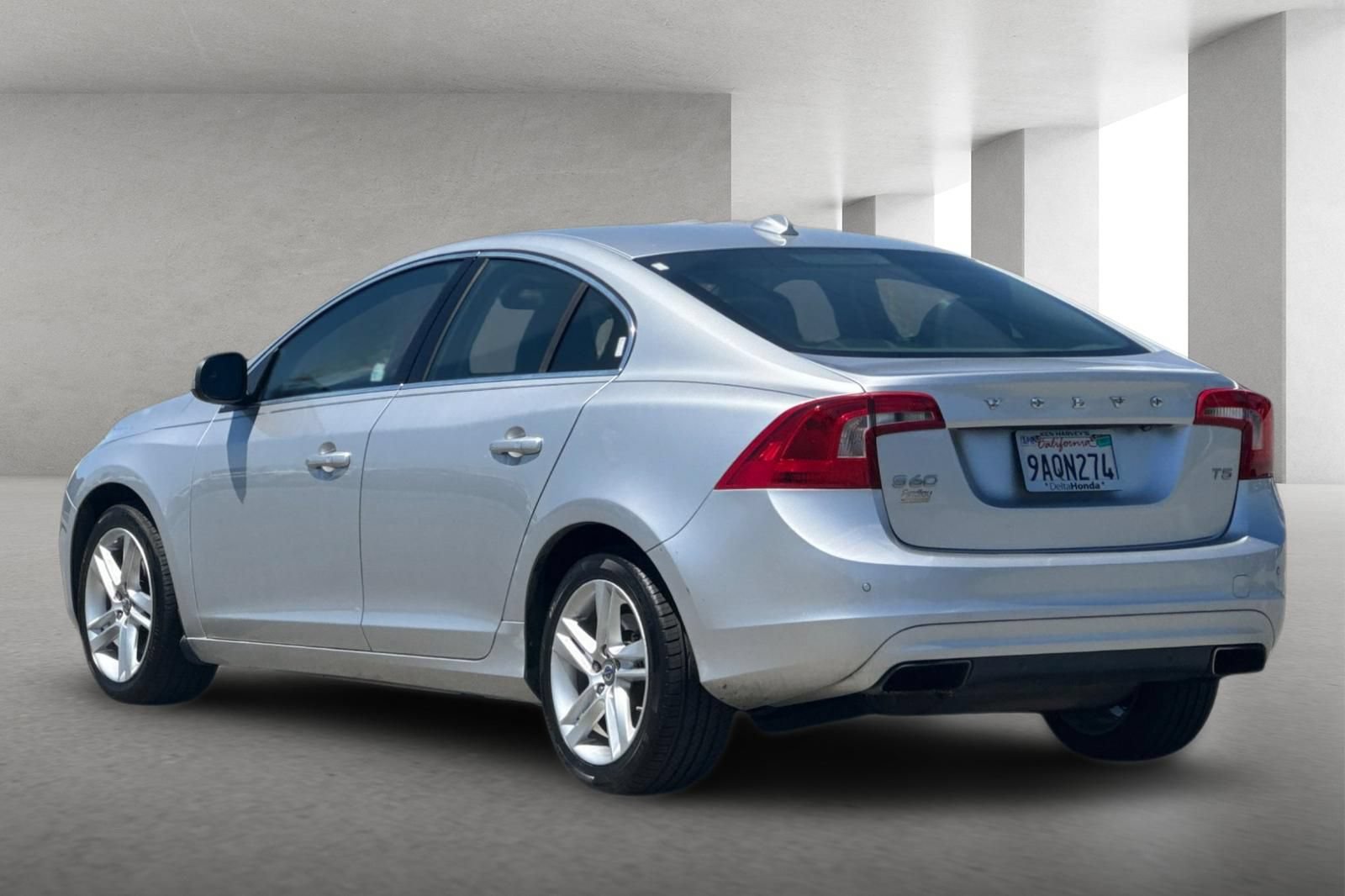 Used 2015 Volvo S60 T5 Platinum FWD image 6