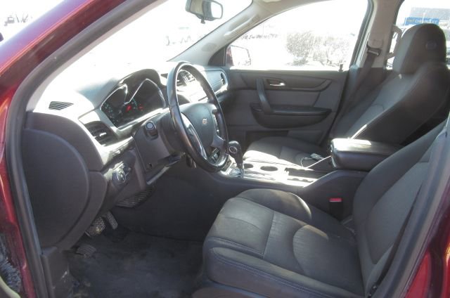Used 2017 Chevrolet Traverse LT w/ Style and Technology Package image 3