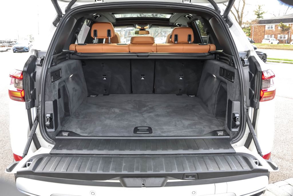Used 2022 BMW X5 xDrive40i w/ Parking Assistance Package AWD/4WD image 34