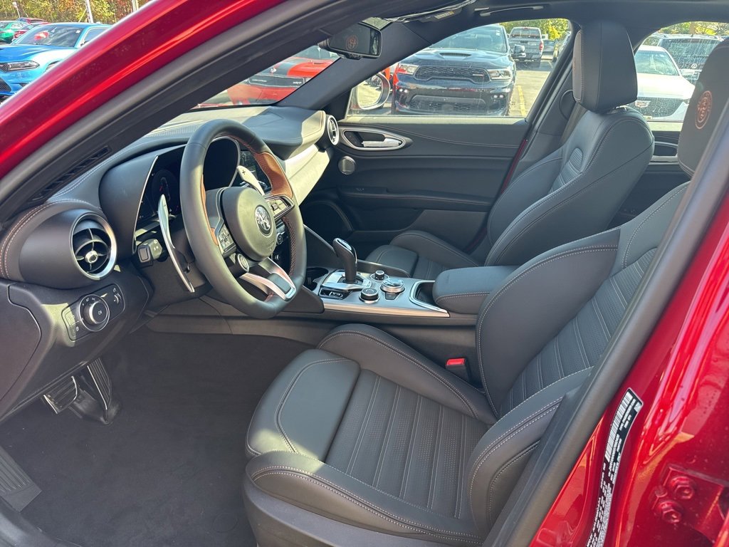 New 2025 Alfa Romeo Giulia AWD w/ Driving Assist Package image 12