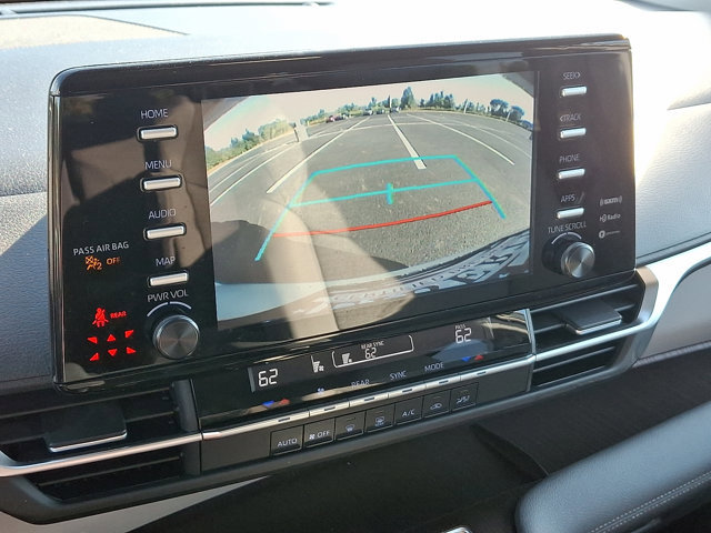 Used 2022 Toyota Sienna LE image 17
