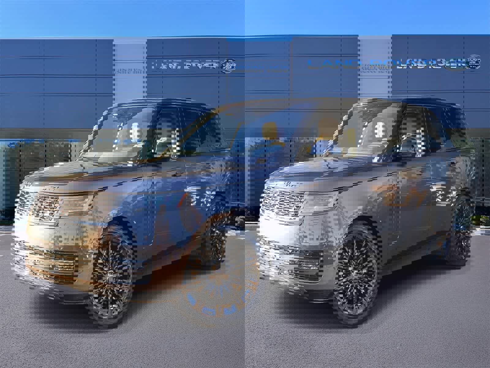 New 2025 Land Rover Range Rover SE