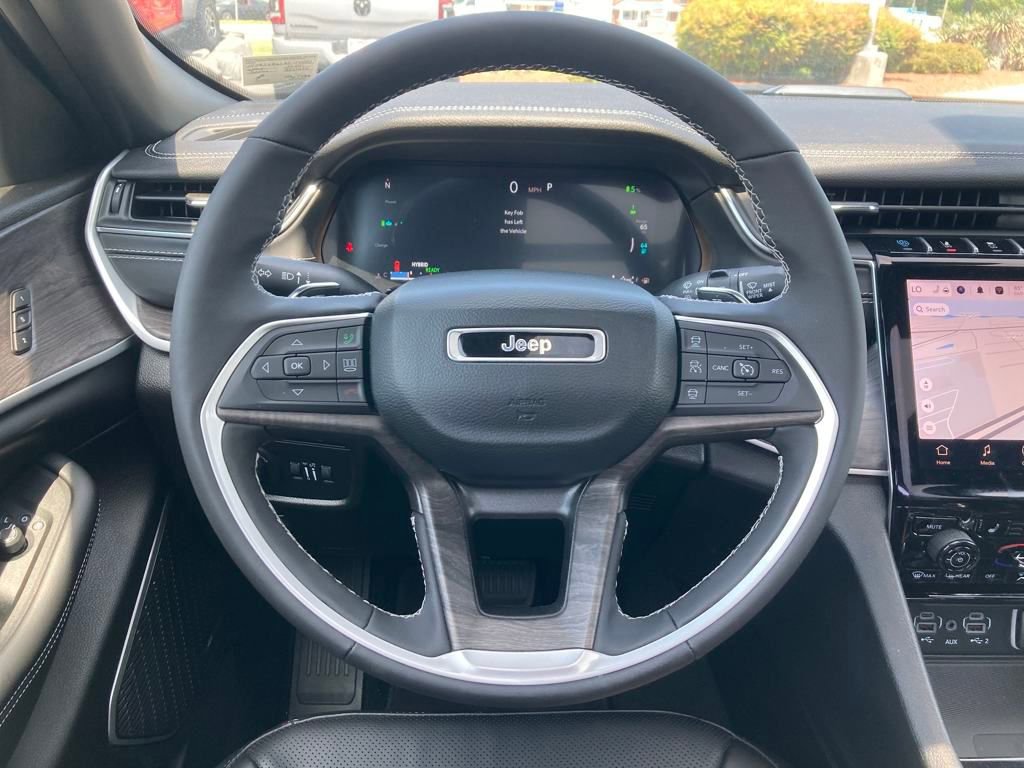 New 2024 Jeep Grand Cherokee Limited 4xe w/ Luxury Tech Group II image 15