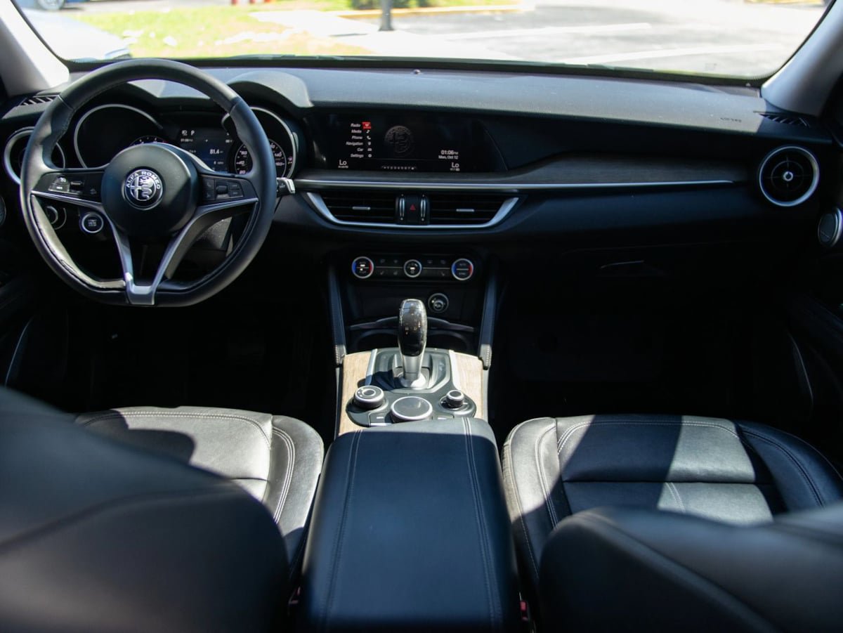 Used 2018 Alfa Romeo Stelvio Ti AWD/4WD image 23