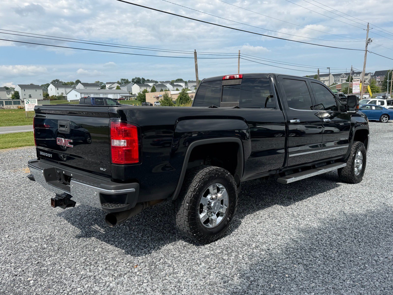 Used 2017 GMC Sierra 2500 SLT w/ Duramax Plus Package AWD/4WD image 3