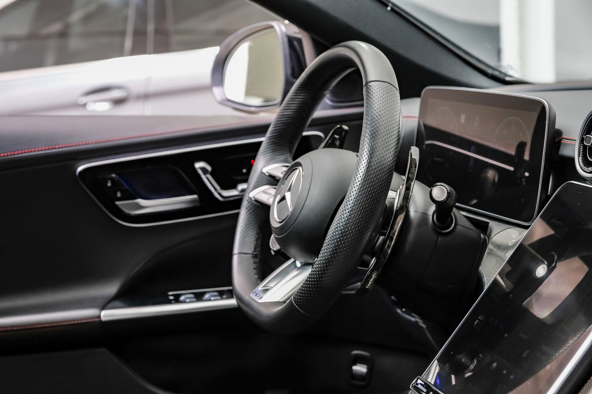 Used 2024 Mercedes-Benz C 43 AMG 4MATIC Sedan w/ Driver Assistance Package image 18