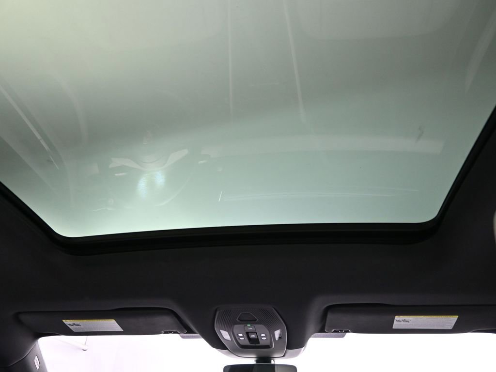 Certified 2024 Porsche Macan 4 Electric image 26