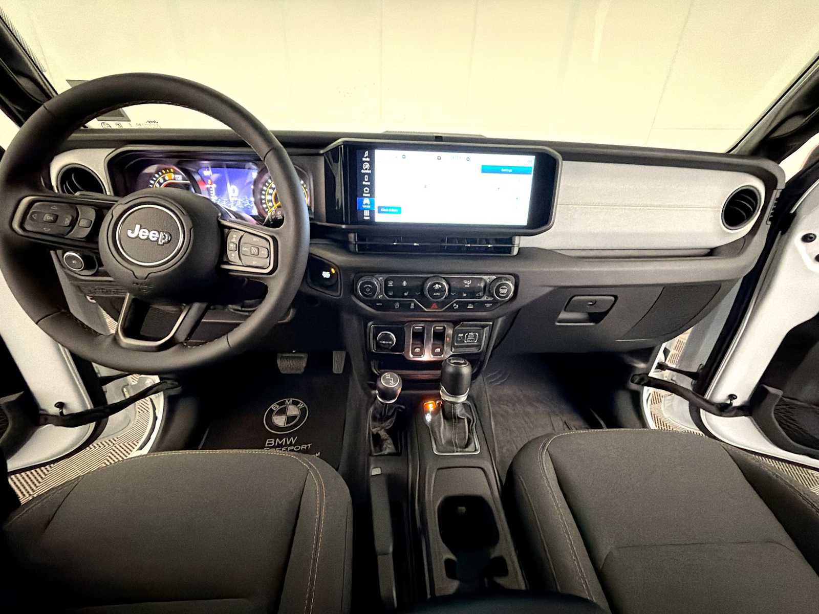 Used 2024 Jeep Wrangler Sport S image 12