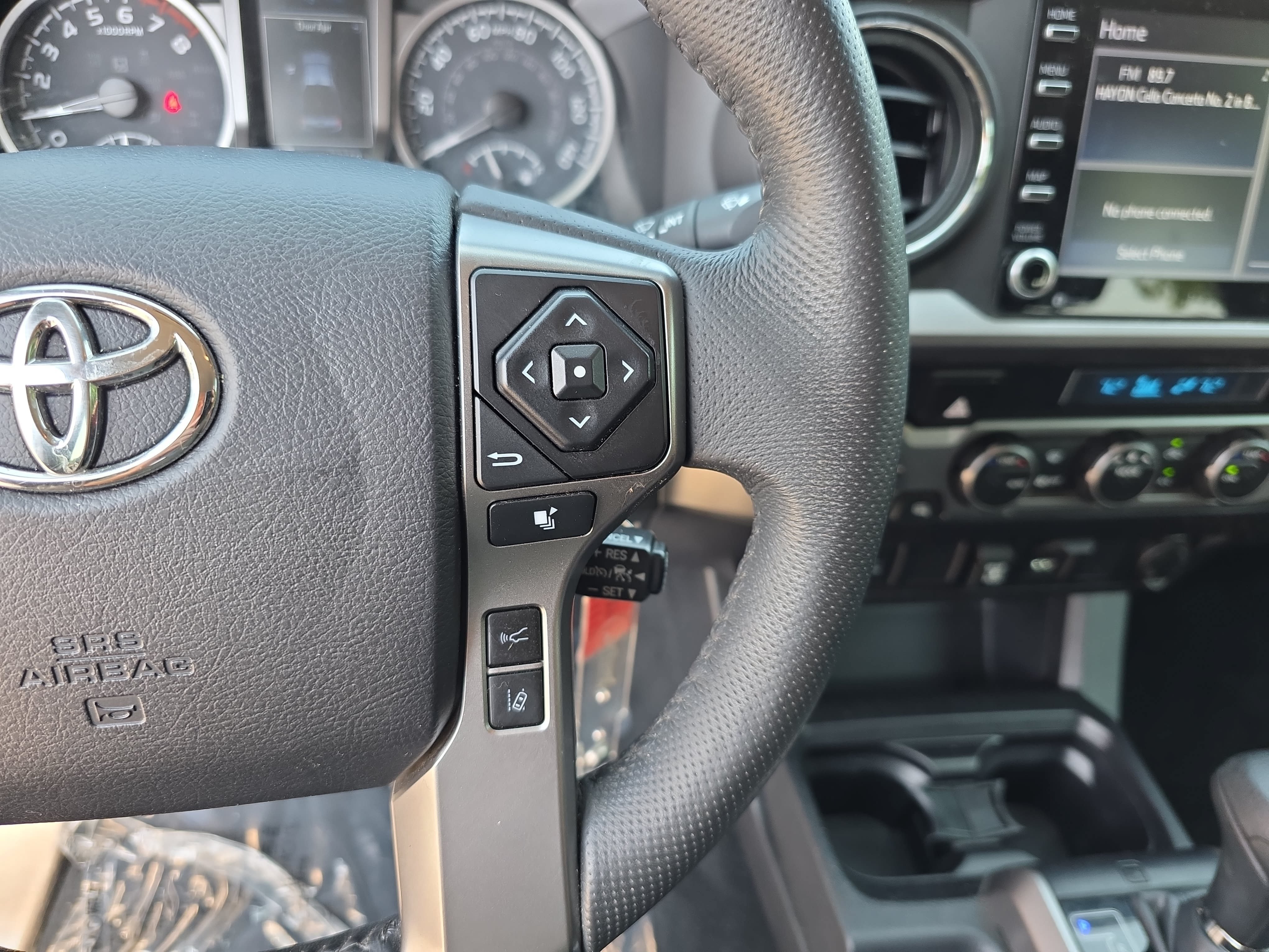 Used 2021 Toyota Tacoma SR5 AWD/4WD image 15