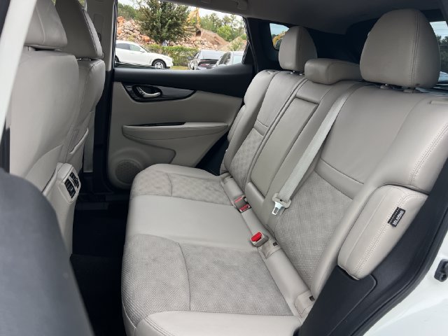Used 2022 Nissan Rogue Sport SV w/ Technology Package FWD image 17