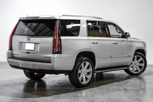 Used 2015 Cadillac Escalade Luxury AWD/4WD image 11