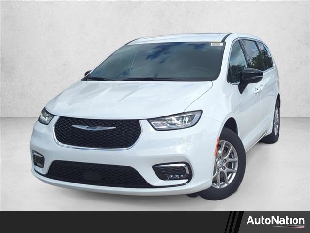 New 2026 Chrysler Pacifica Select