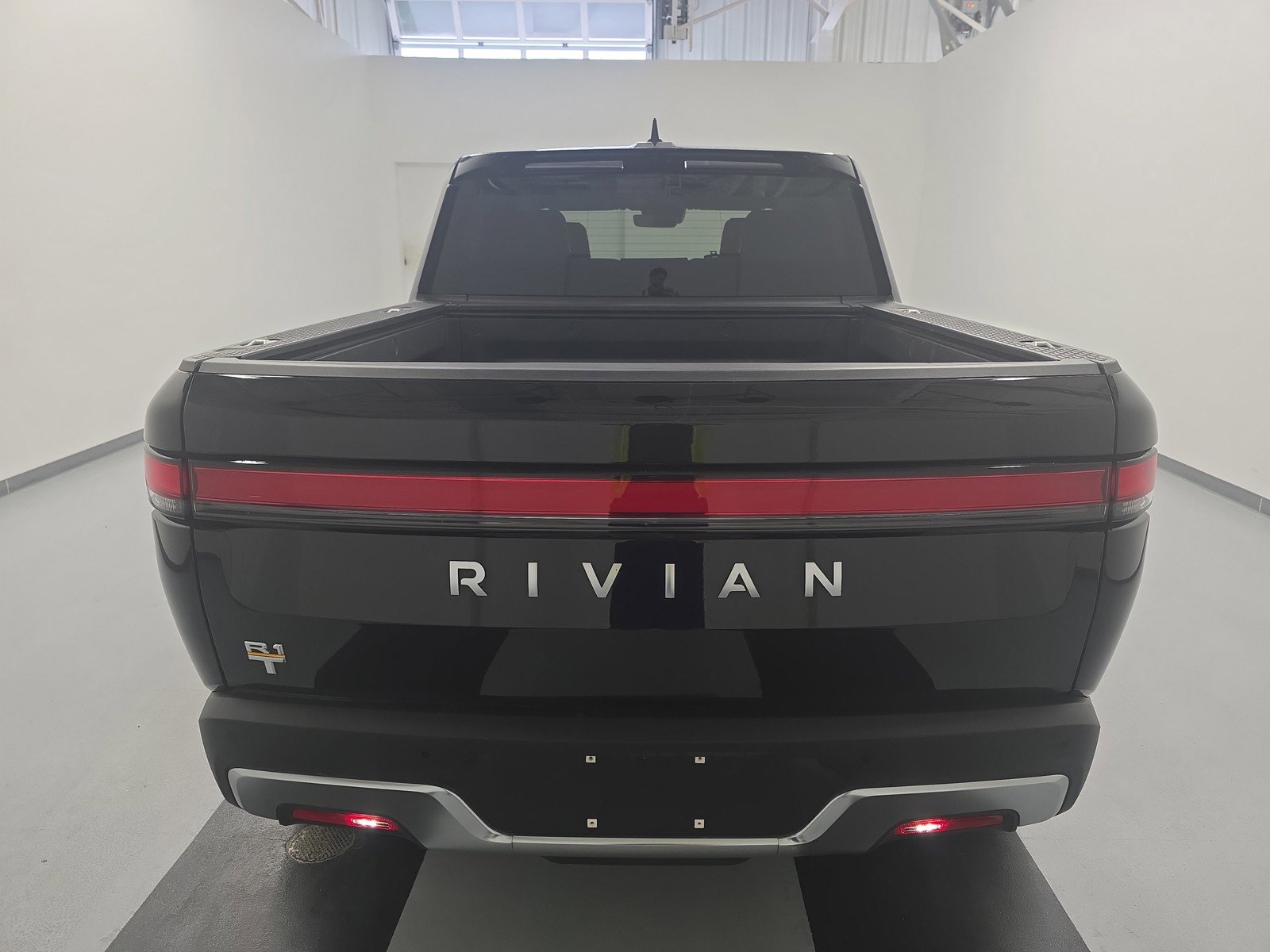 Used 2023 Rivian R1T Adventure AWD/4WD image 4