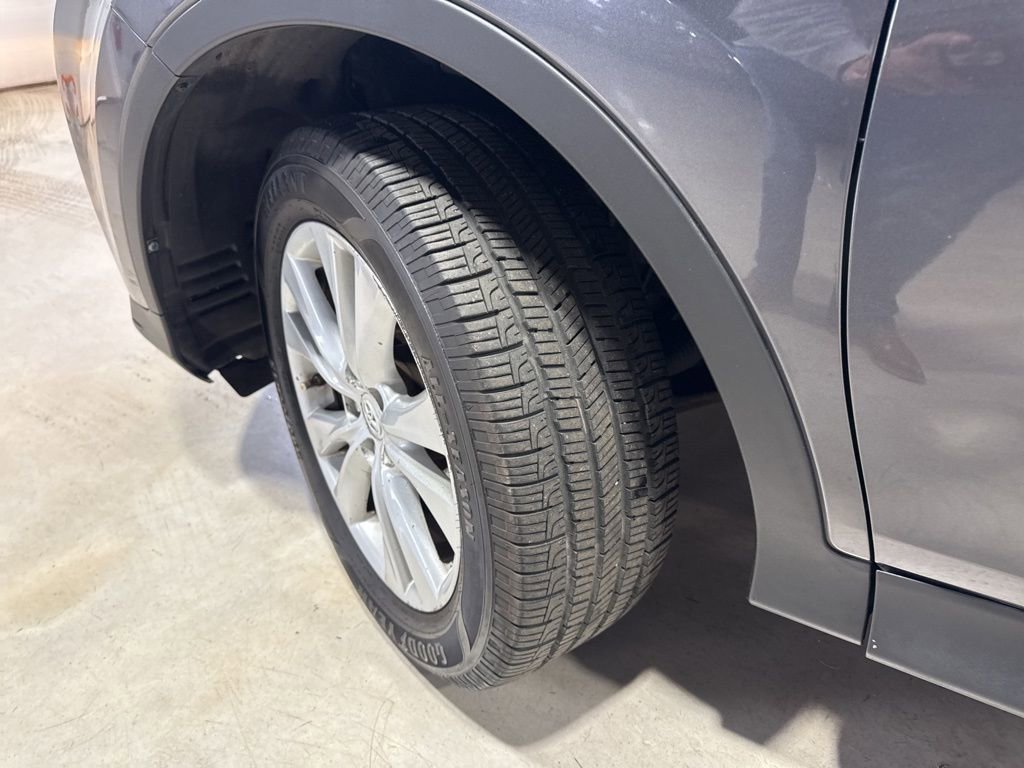 Used 2013 Toyota RAV4 Limited image 3