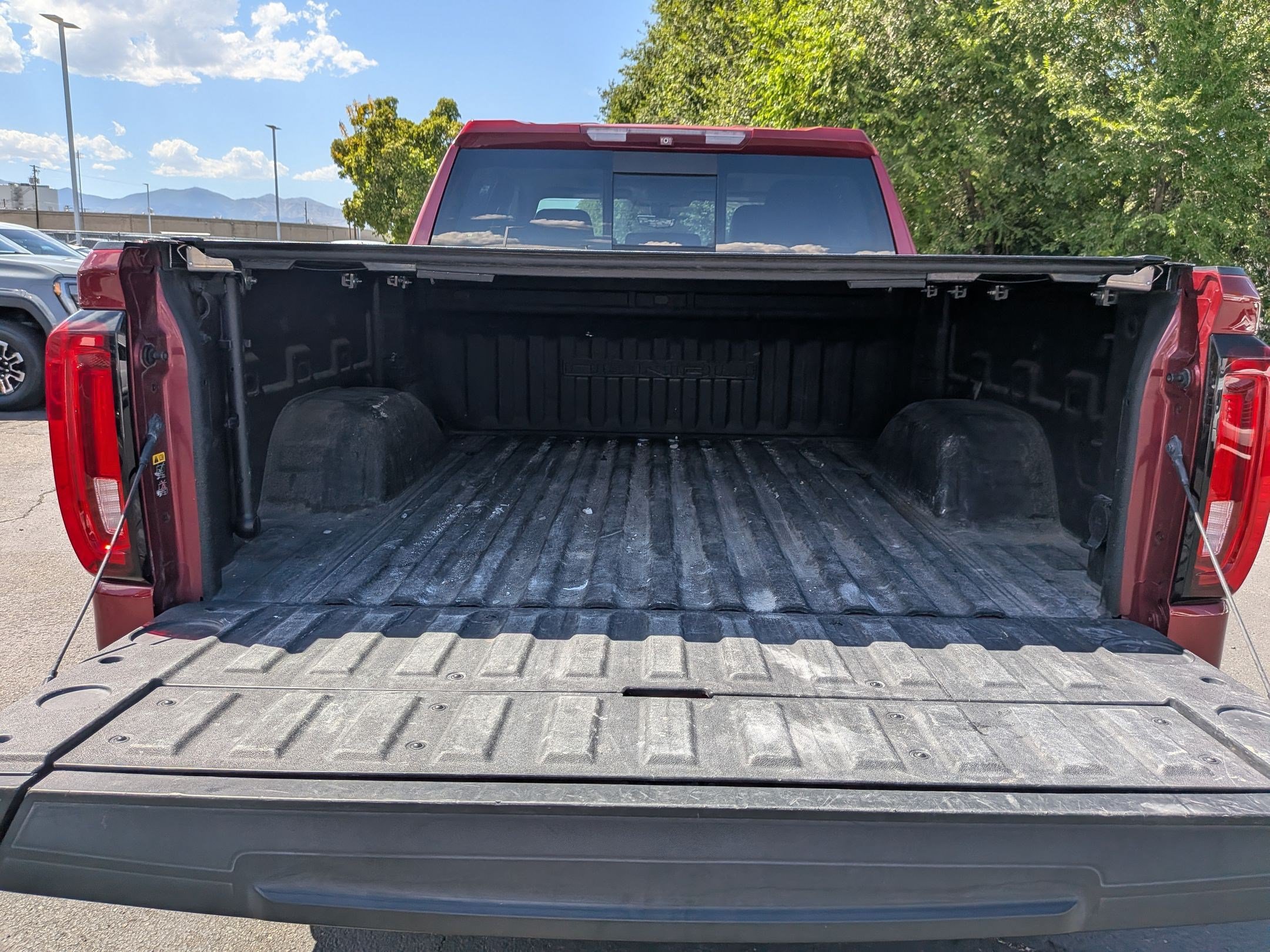 Used 2019 GMC Sierra 1500 Denali w/ Denali Ultimate Package AWD/4WD image 31