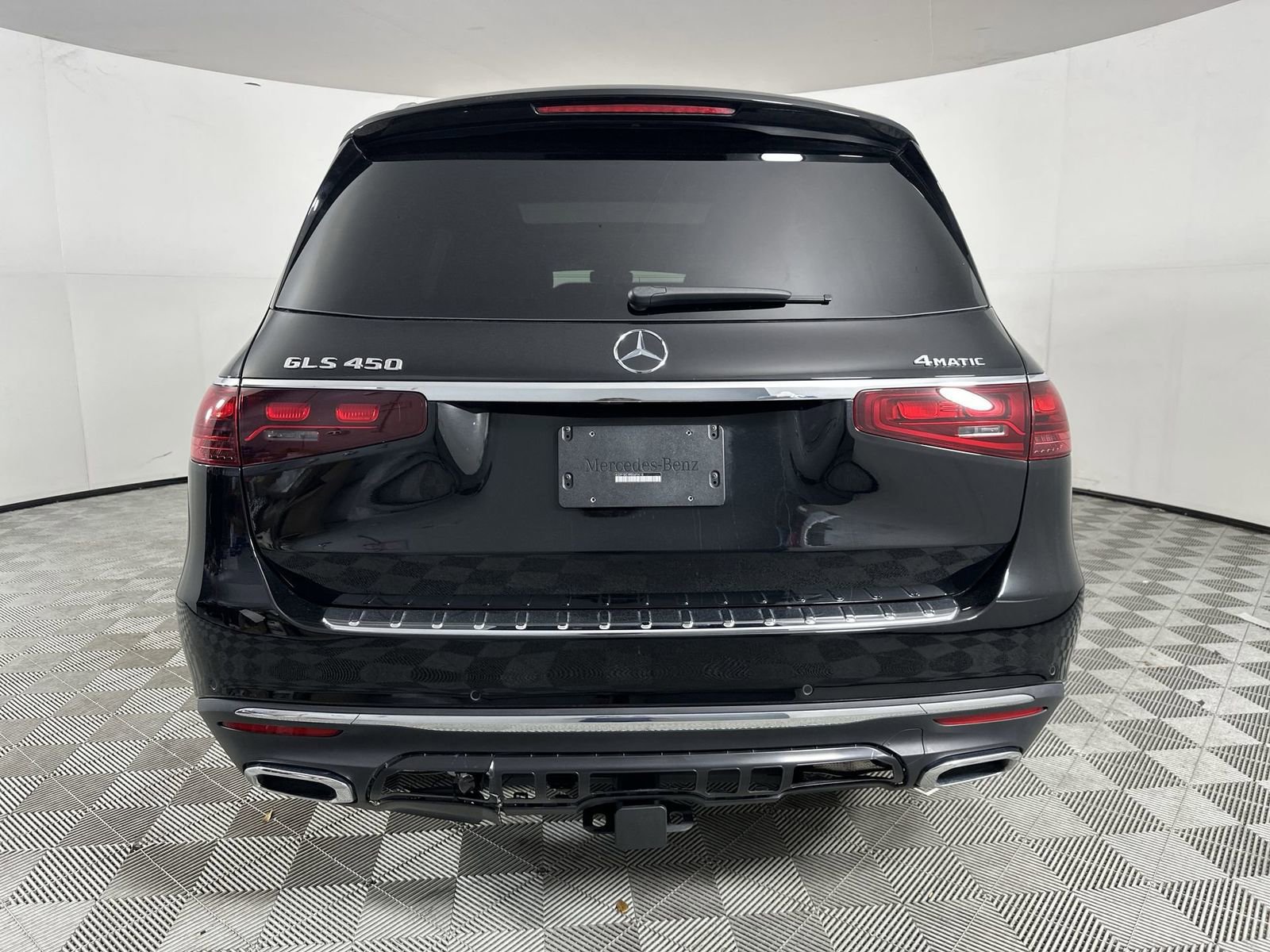 Used 2024 Mercedes-Benz GLS 450 4MATIC image 10