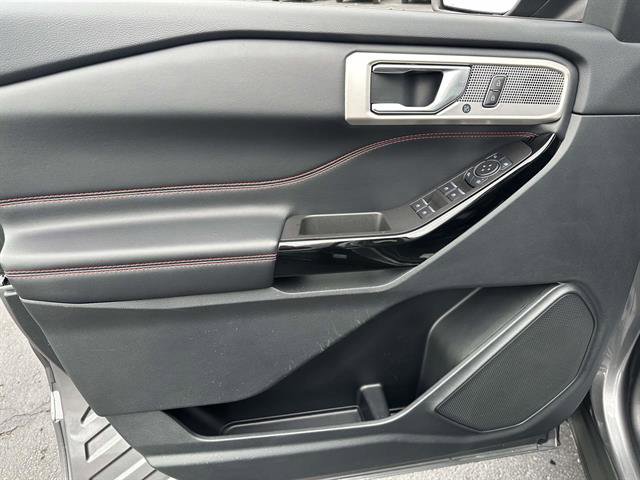 Used 2024 Ford Explorer ST-Line w/ Class IV Trailer Tow Package AWD/4WD image 9