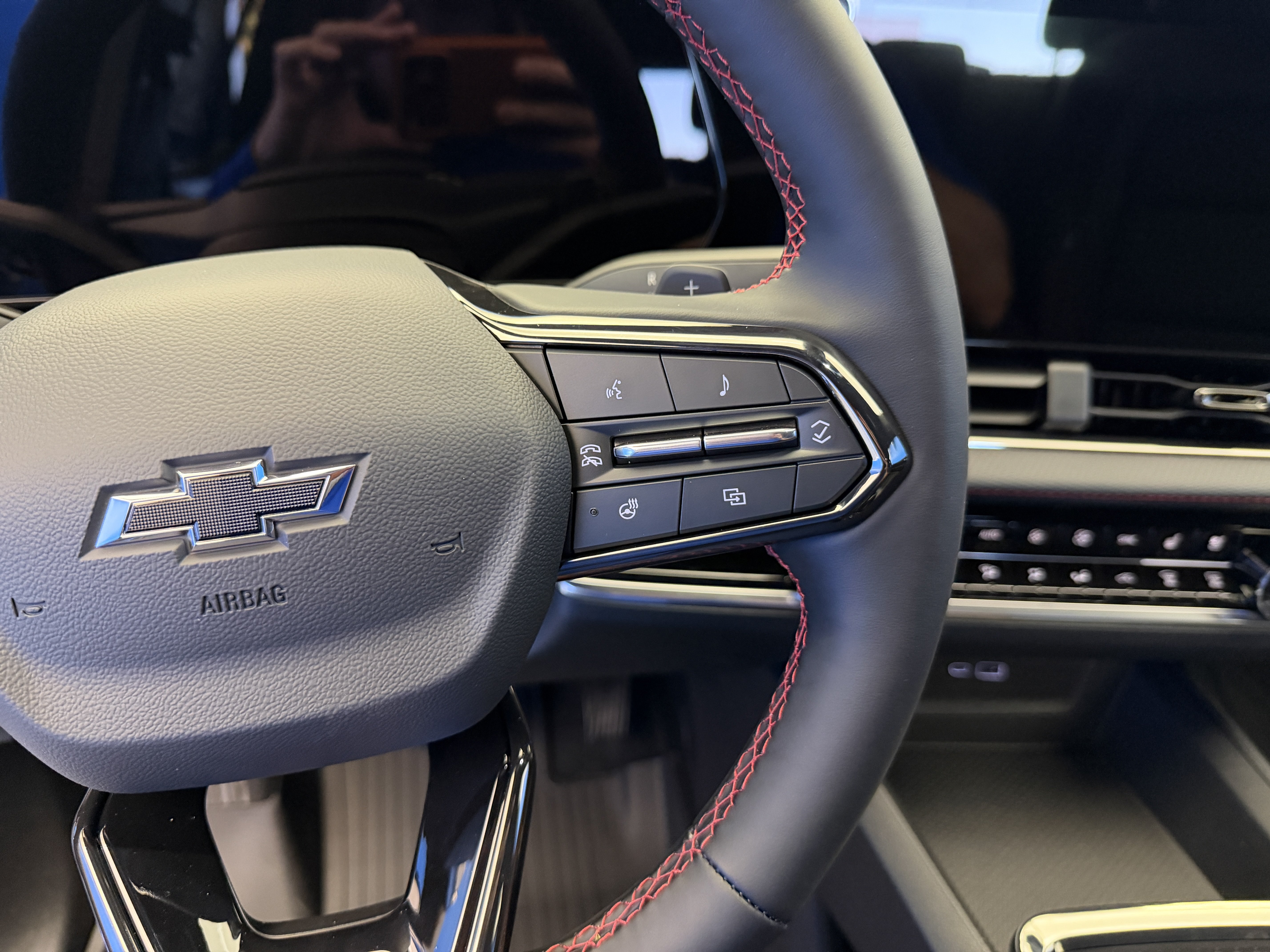 New 2027 Chevrolet Equinox RS w/ Safety and Technology Package FWD image 16