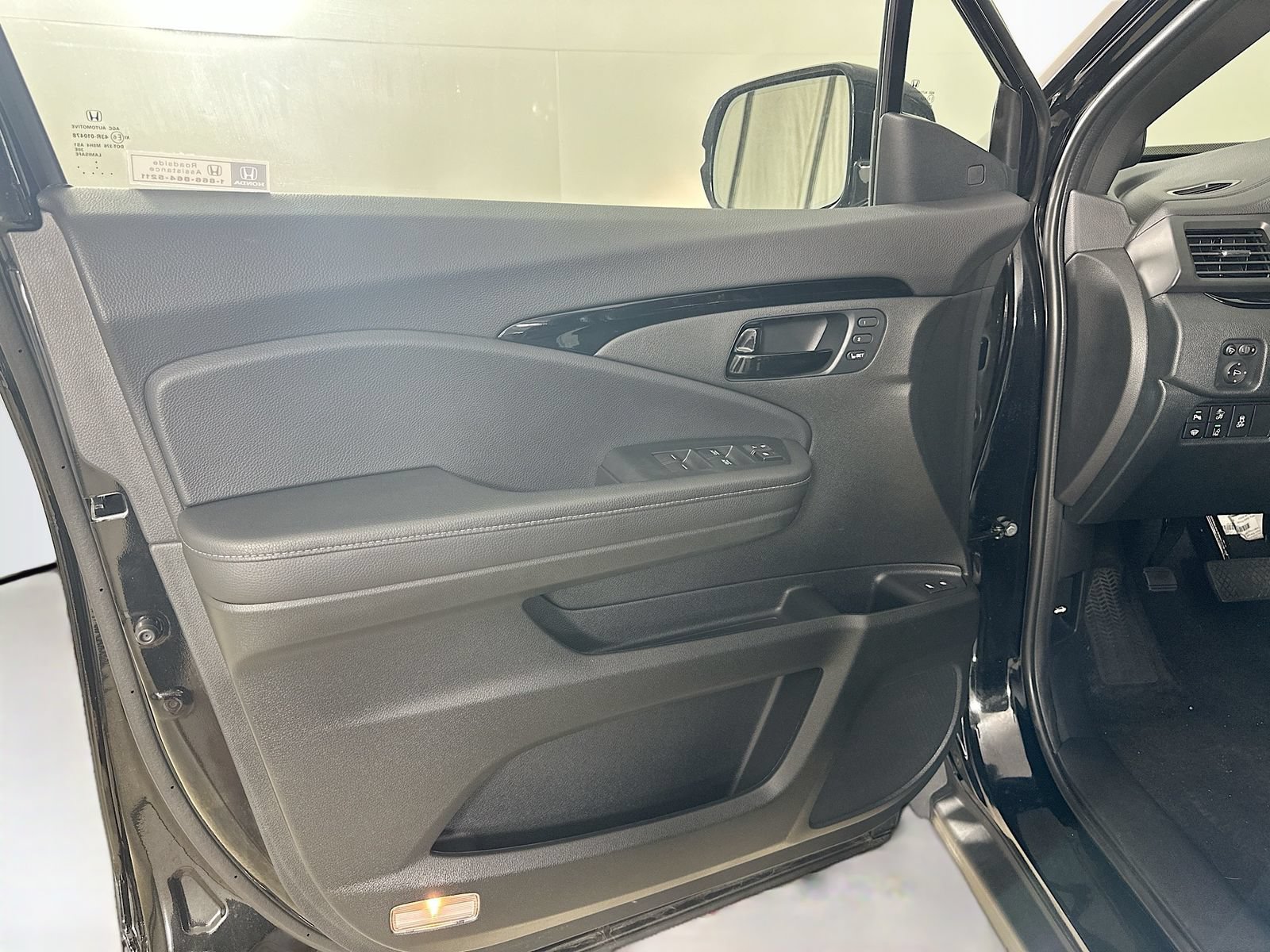 Used 2023 Honda Passport Elite image 16