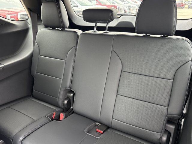 New 2027 Chevrolet Traverse LT w/ Sun and Wheel Package FWD image 7
