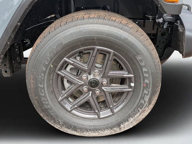 New 2025 Jeep Gladiator Sport image 9