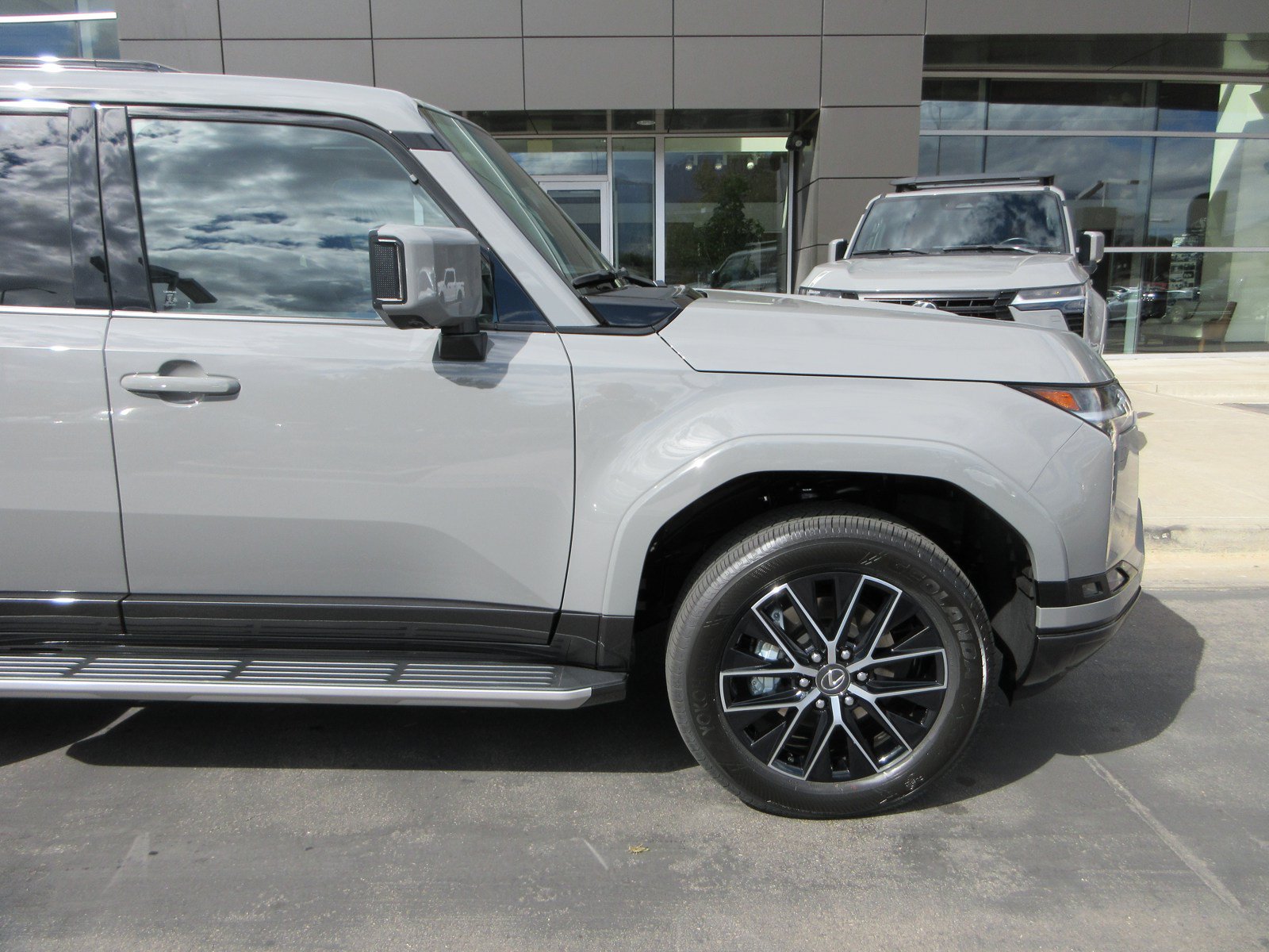 Used 2026 Lexus GX 550 w/ Cold Area Package AWD/4WD image 12