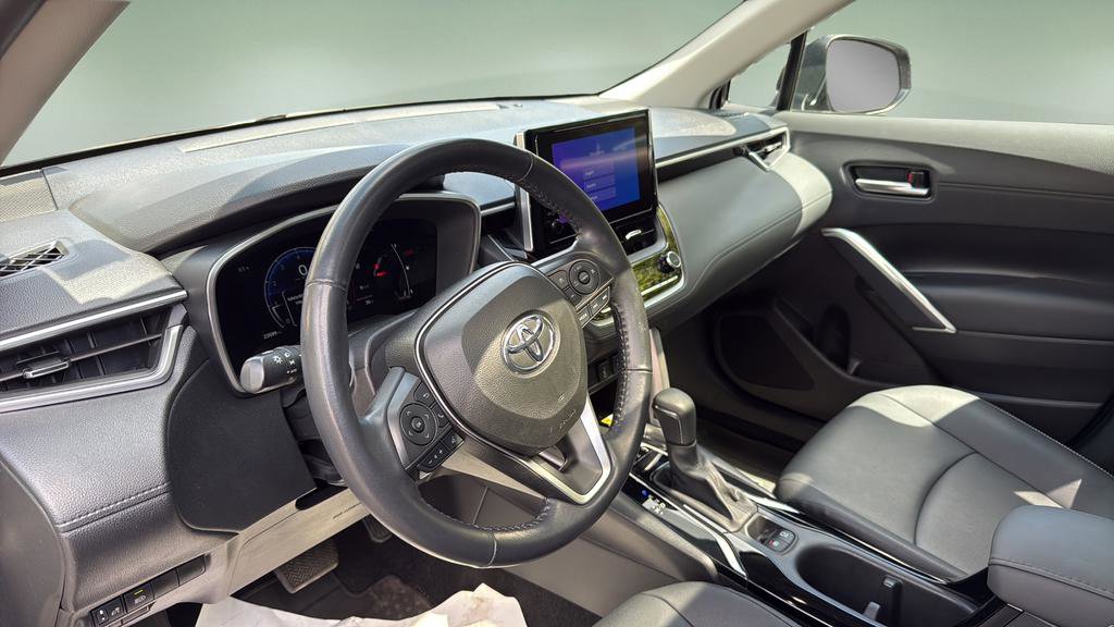 Used 2023 Toyota Corolla Cross XLE w/ Convenience Package AWD/4WD image 13