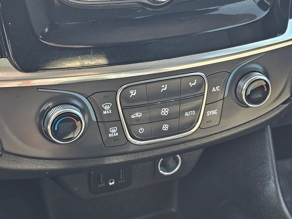 Used 2021 Chevrolet Traverse LS AWD/4WD image 9