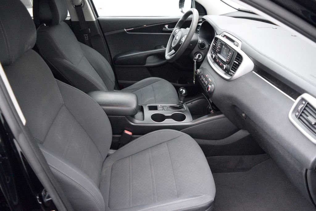 Used 2016 Kia Sorento LX image 16