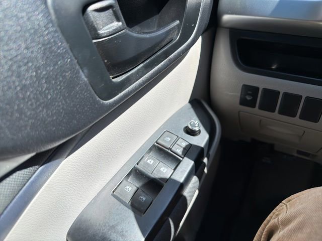 Used 2016 Toyota Highlander LE AWD/4WD image 13