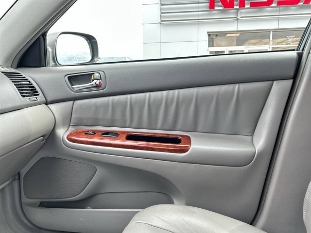 Used 2005 Toyota Camry XLE w/ VSC & Side Airbag Pkg FWD image 41