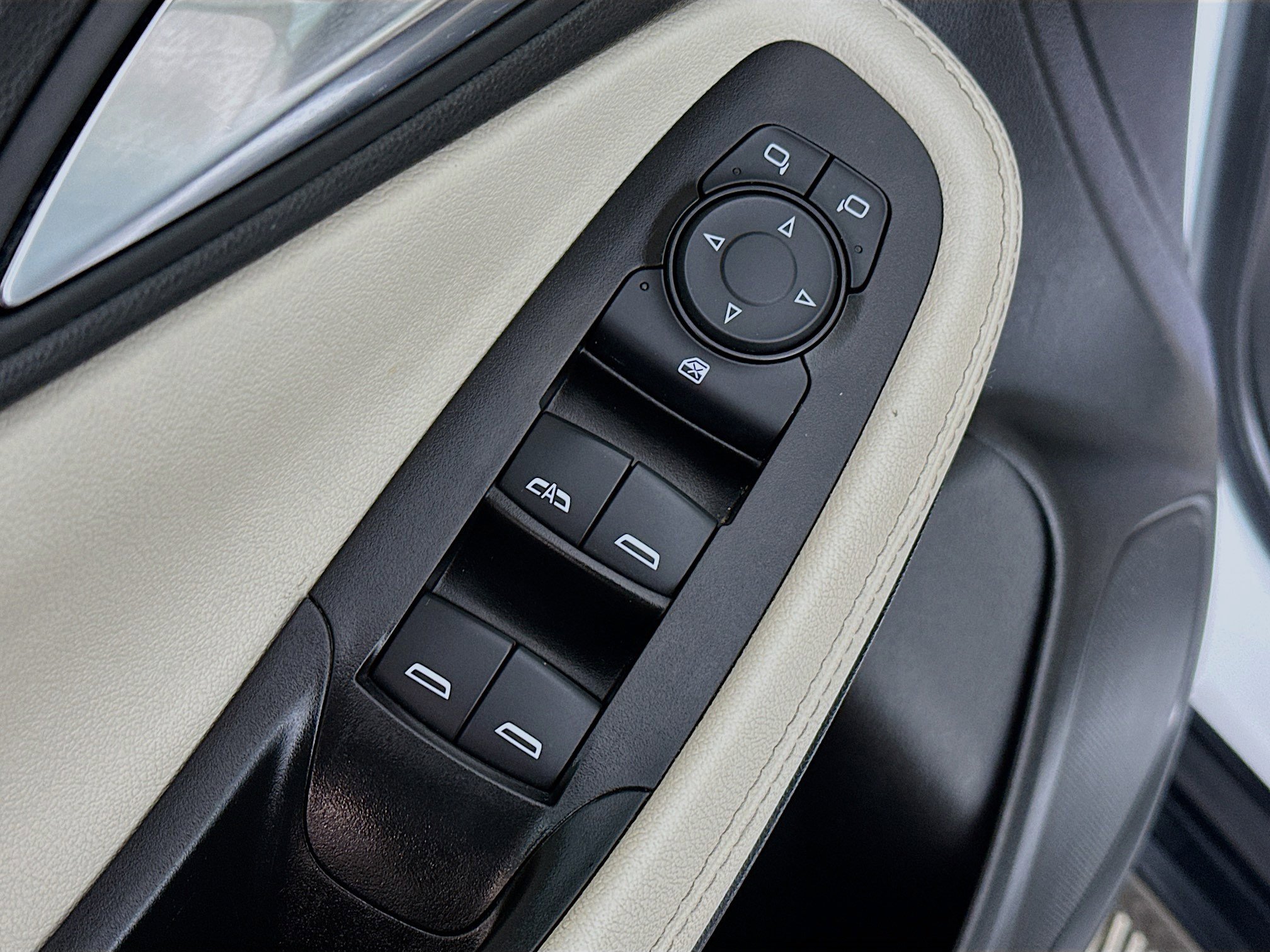 Used 2024 Buick Encore GX Sport Touring image 17