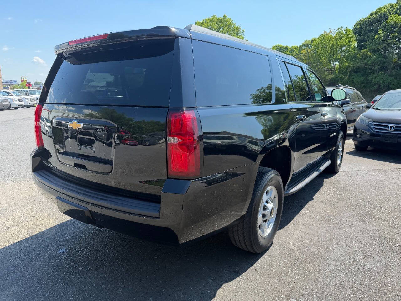 Used 2019 Chevrolet Suburban 3500 LT AWD/4WD image 9
