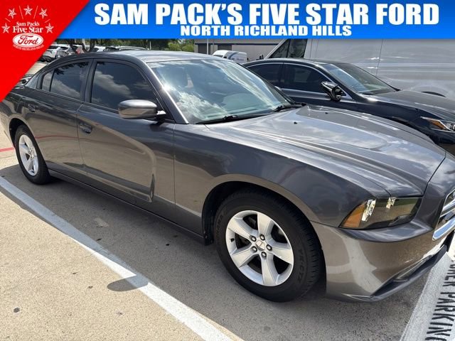 Used 2014 Dodge Charger SXT RWD image 1