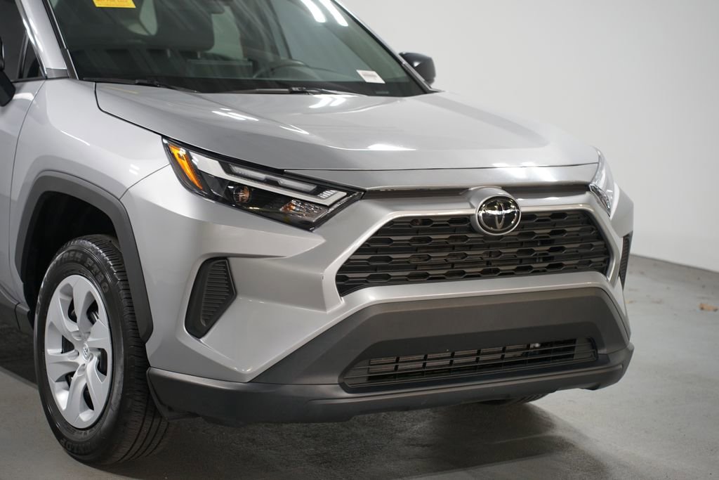 Certified 2025 Toyota RAV4 LE image 4