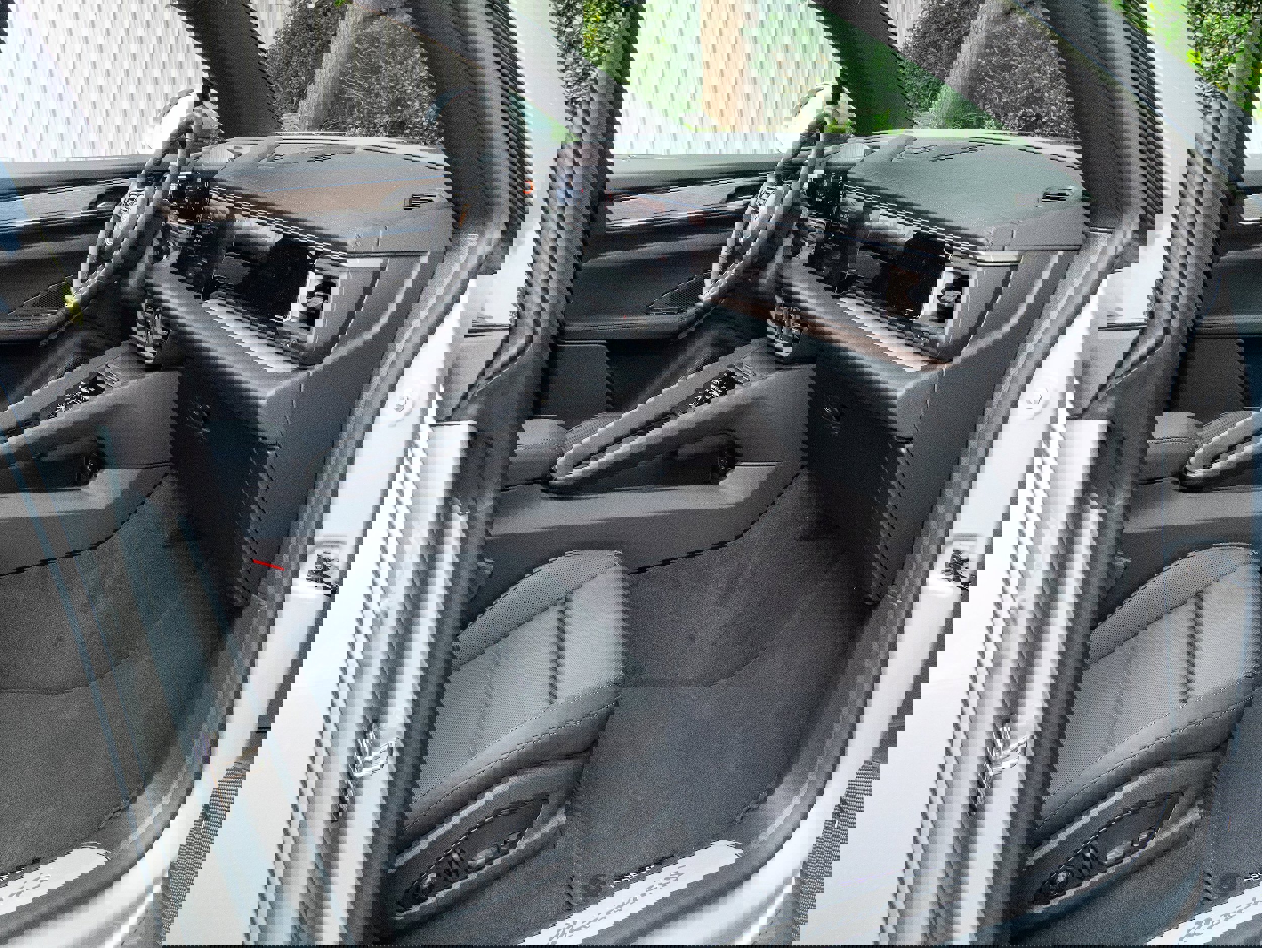 New 2025 Porsche Macan 4S Electric image 25