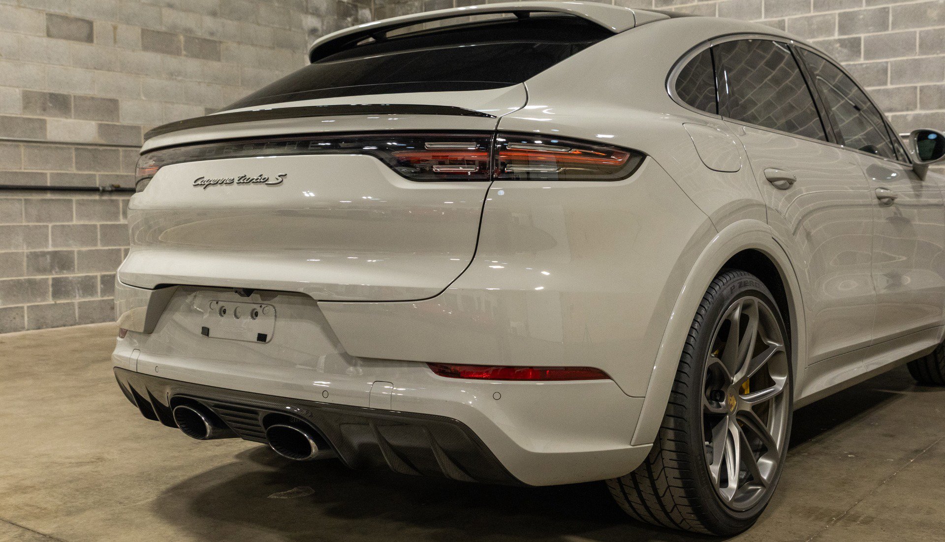 Used 2021 Porsche Cayenne Turbo S image 21