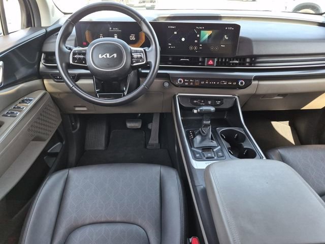 Used 2025 Kia Carnival image 25