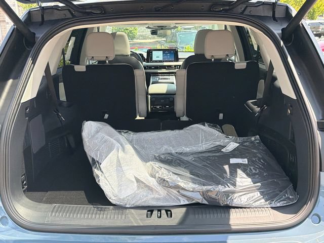 New 2026 Lincoln Aviator AWD w/ Jet Appearance Package image 19