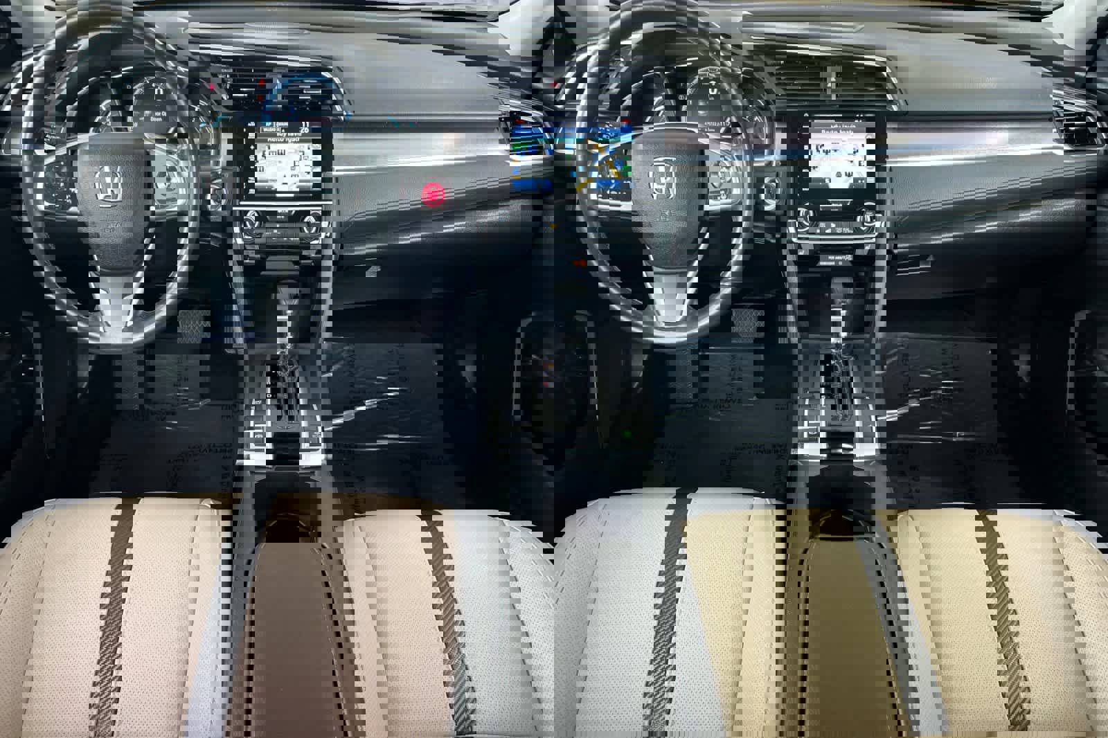 Used 2018 Honda Civic Touring image 3