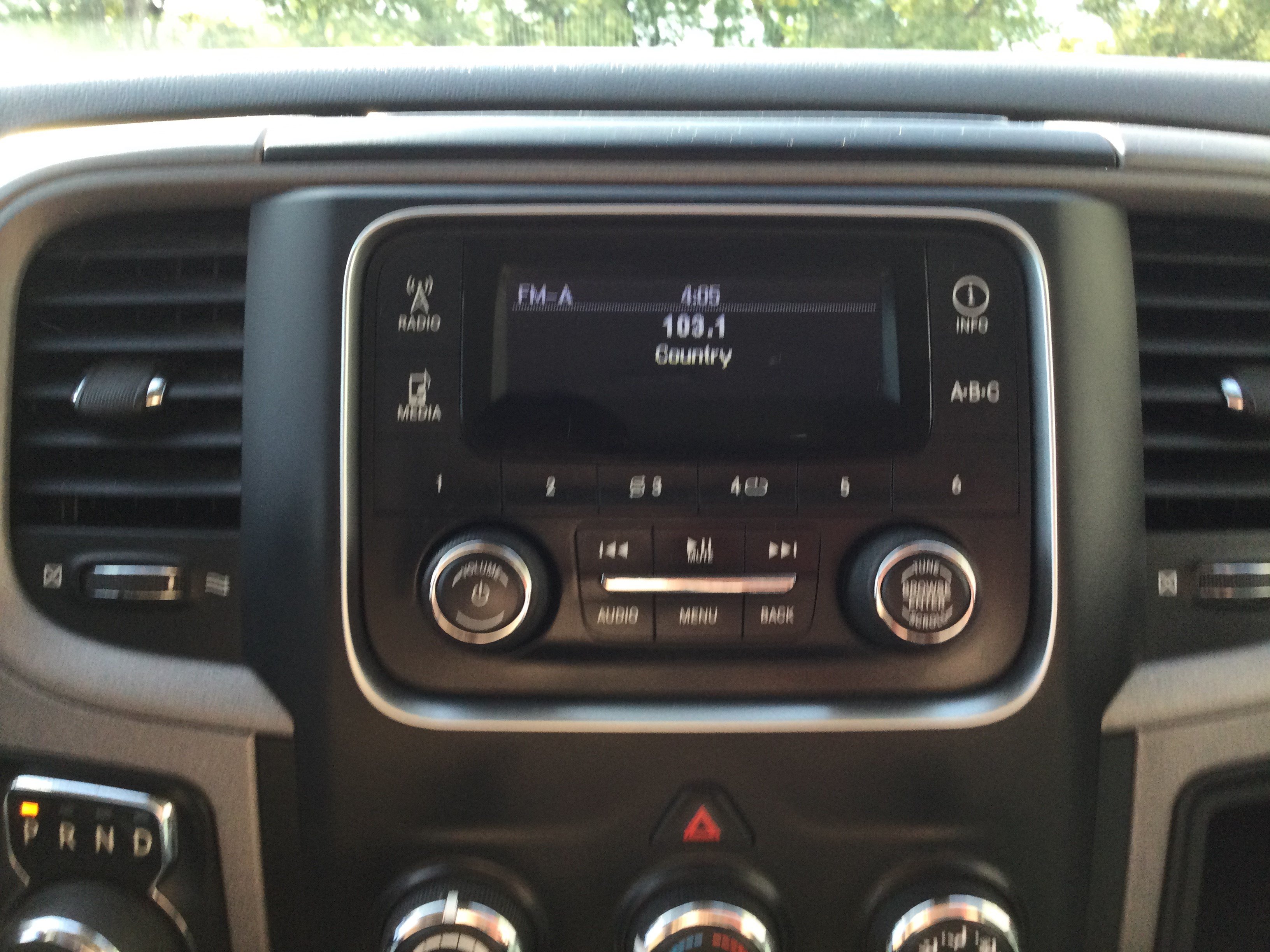 Used 2016 RAM 1500 ST RWD image 9