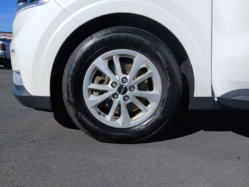 Used 2022 Kia Carnival LX FWD image 24