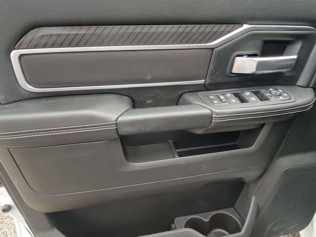 New 2026 RAM 3500 Big Horn AWD/4WD image 14
