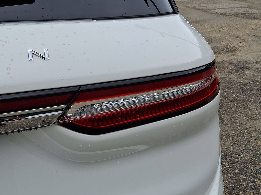 Used 2023 Lincoln Corsair Reserve w/ Equipment Group 201A AWD/4WD image 9