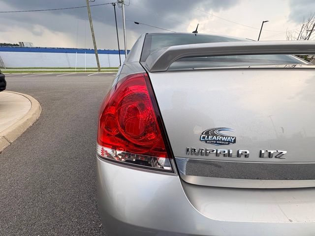 Used 2008 Chevrolet Impala LTZ FWD image 16