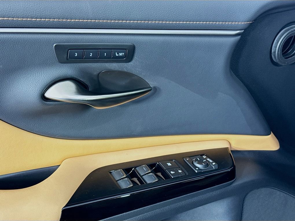 Used 2025 Lexus ES 350 350 image 20