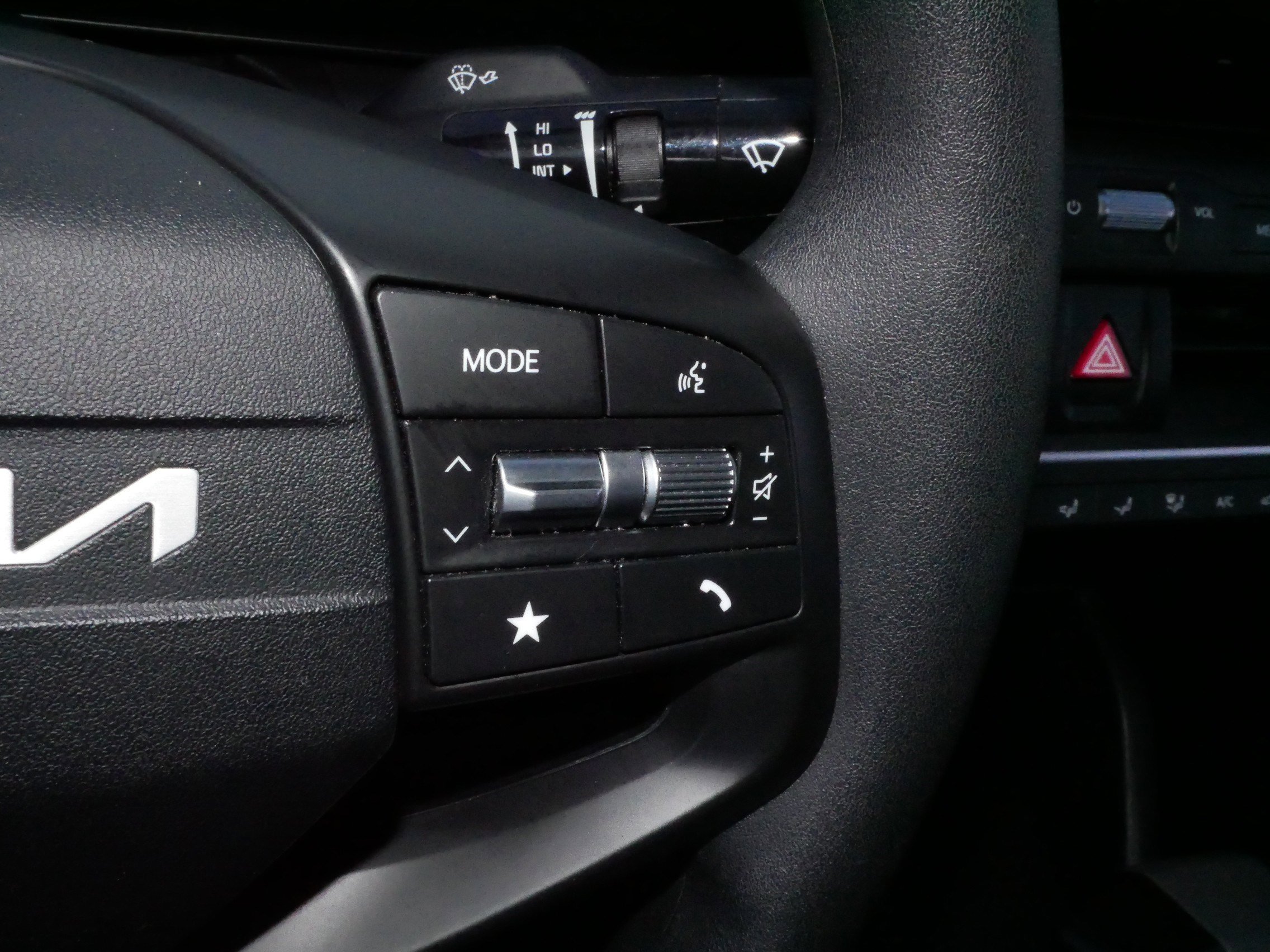 Used 2025 Kia K4 LXS image 26