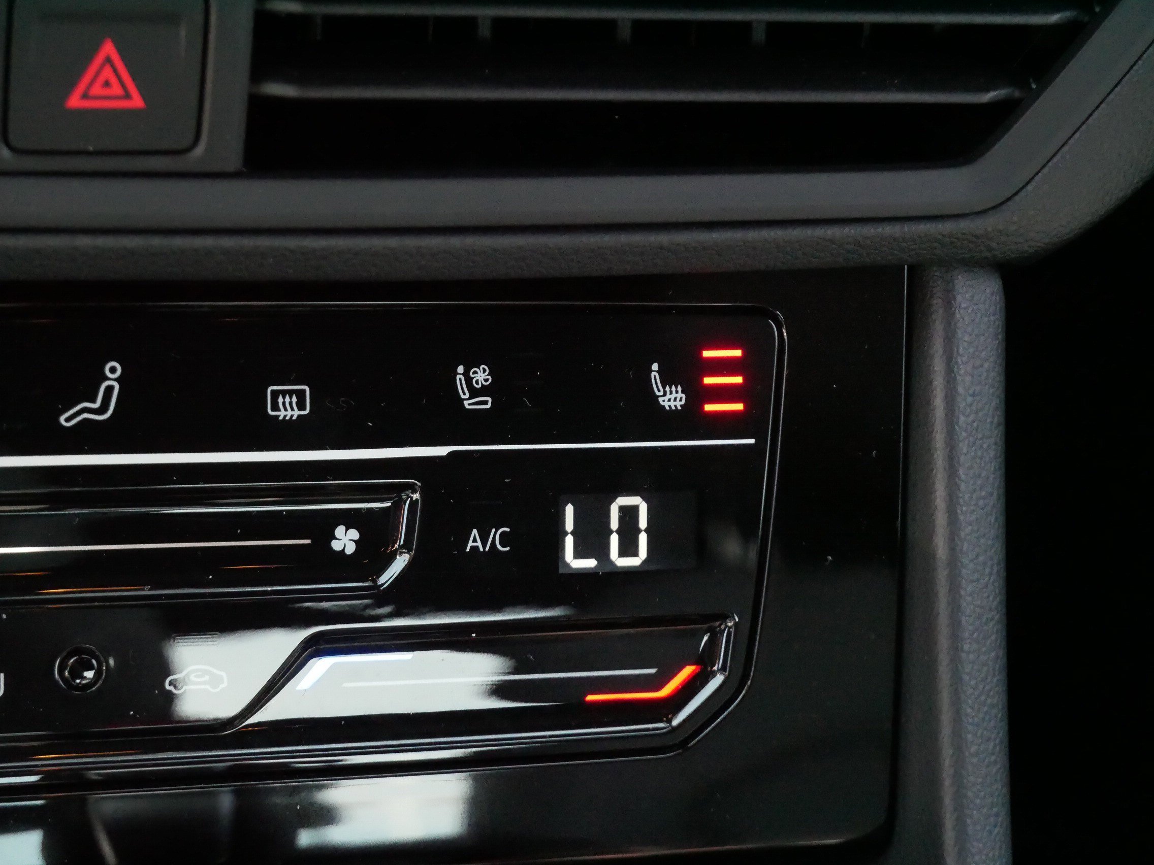 Used 2025 Volkswagen Jetta GLI Autobahn FWD image 30