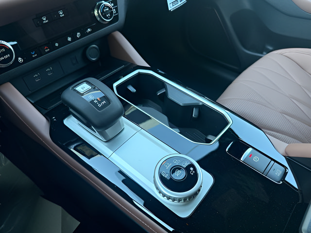 New 2026 Mitsubishi Outlander SEL FWD image 21