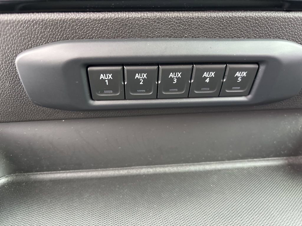 Certified 2025 Chevrolet Silverado 2500 LT w/ Convenience Package image 28